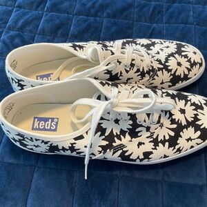 Keds Women's Floral Black and White Sneakers 8.5 NWOT